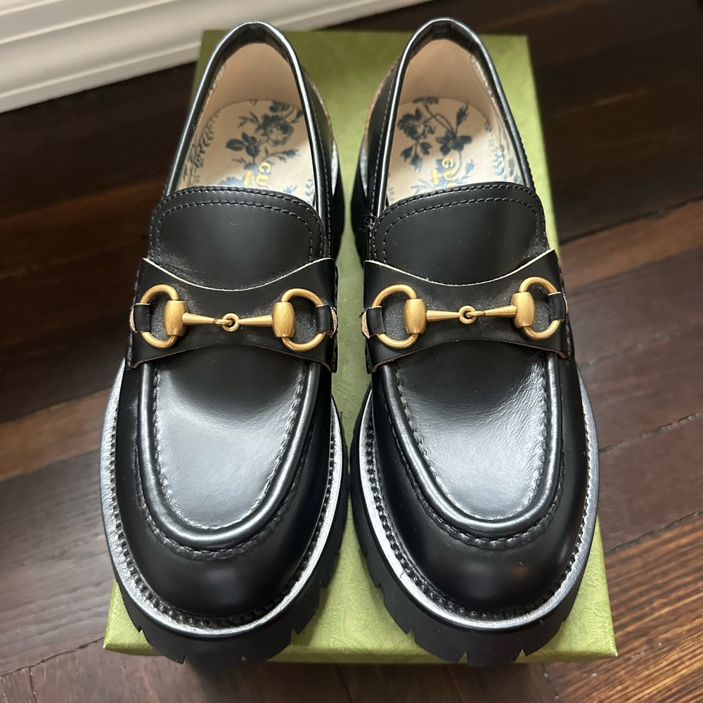 Gucci black leather horsebit lug sole loafers 37.5